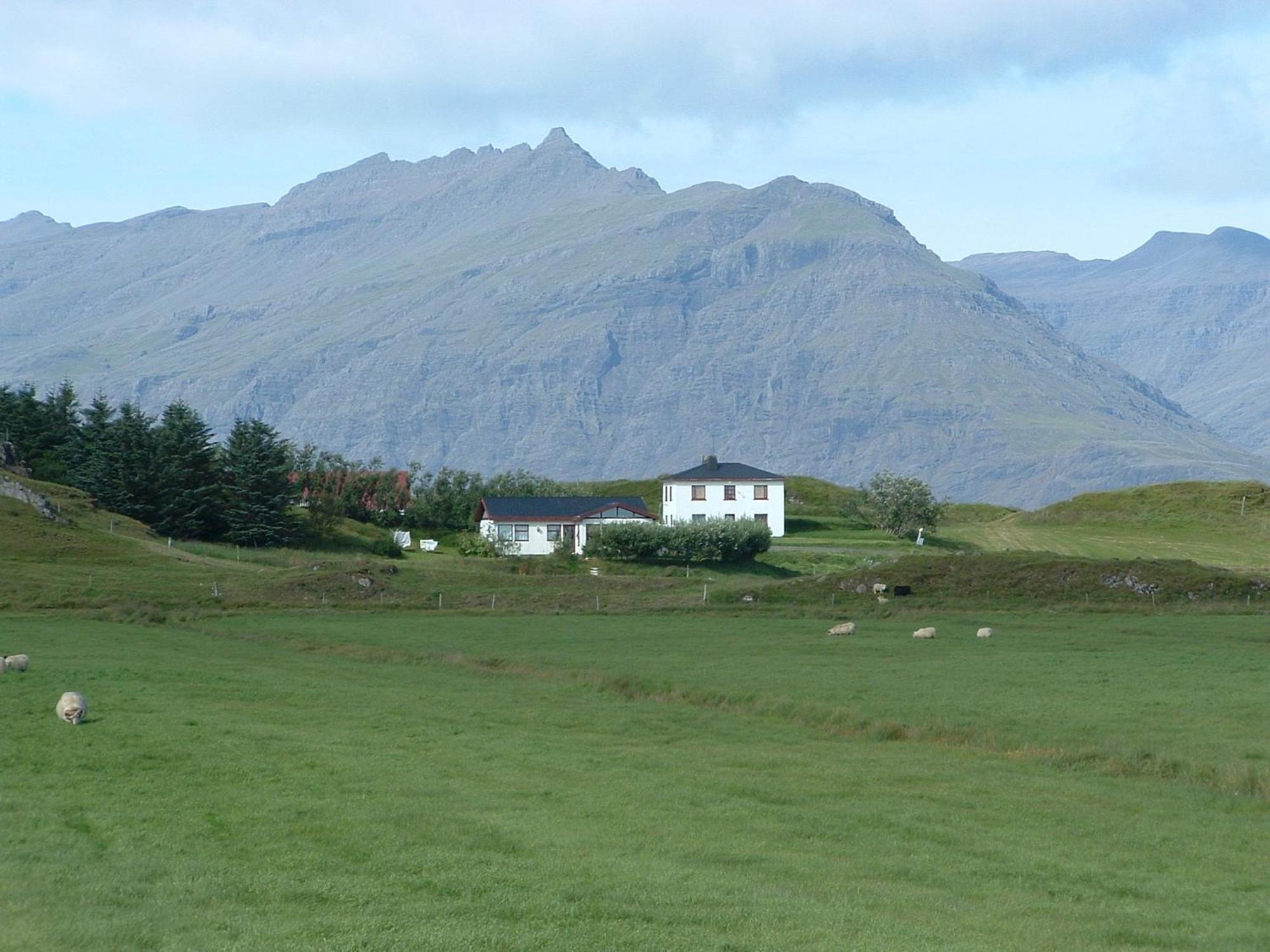 Guesthouse Hólmur Zewnętrze zdjęcie
